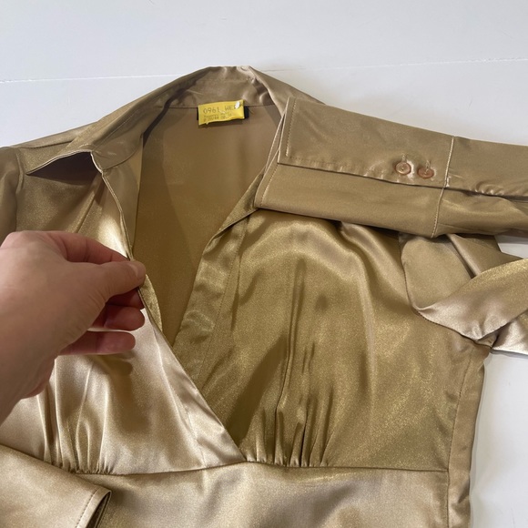 BCX gold satin blouse size S stunning worn only once and dry cleaned - Picture 7 of 7